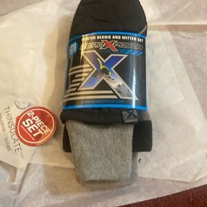 Brand new toddler  mitten and beanie set by zeroxposur